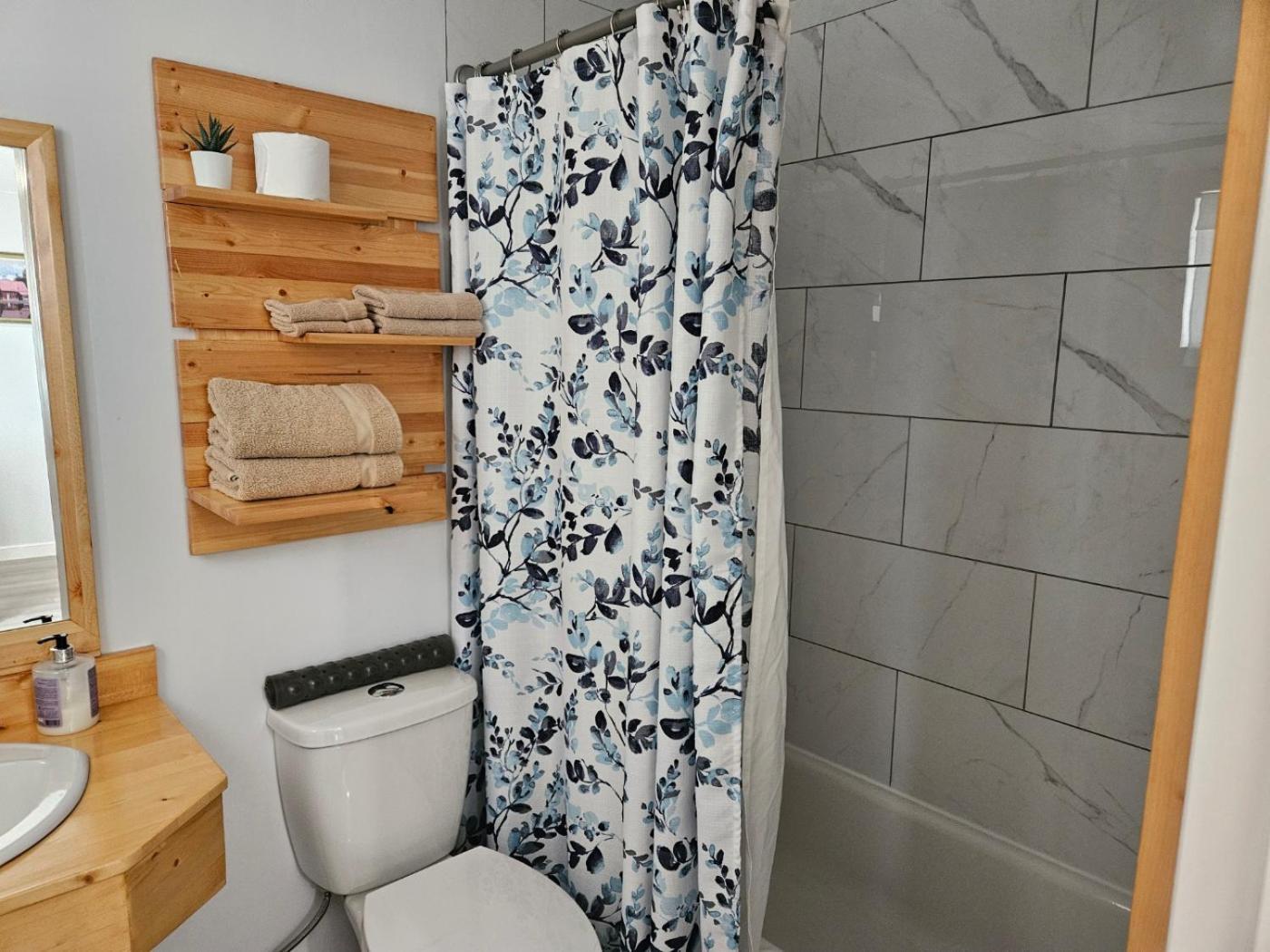 Quest Motel Whitewood Ngoại thất bức ảnh