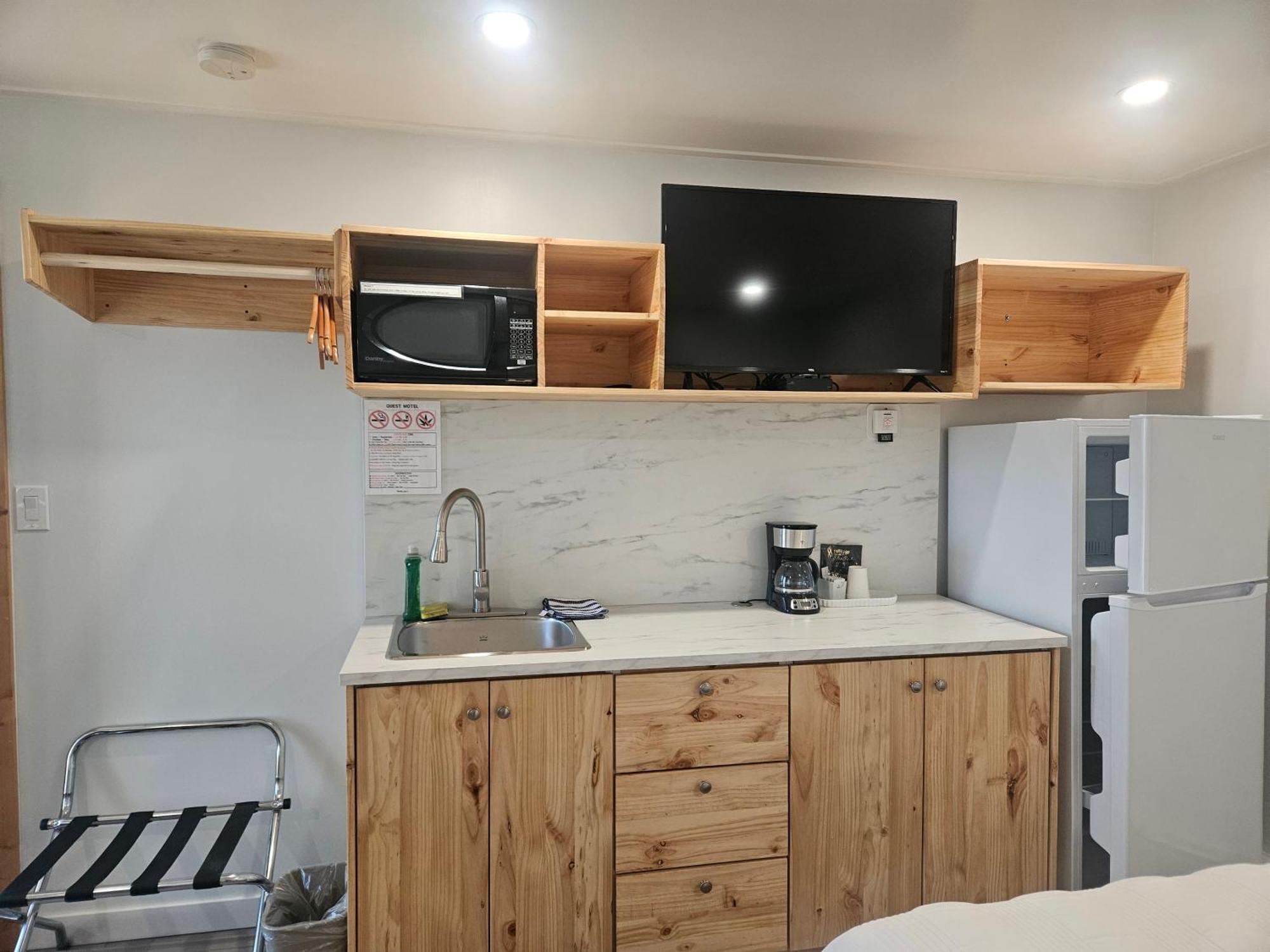 Quest Motel Whitewood Ngoại thất bức ảnh