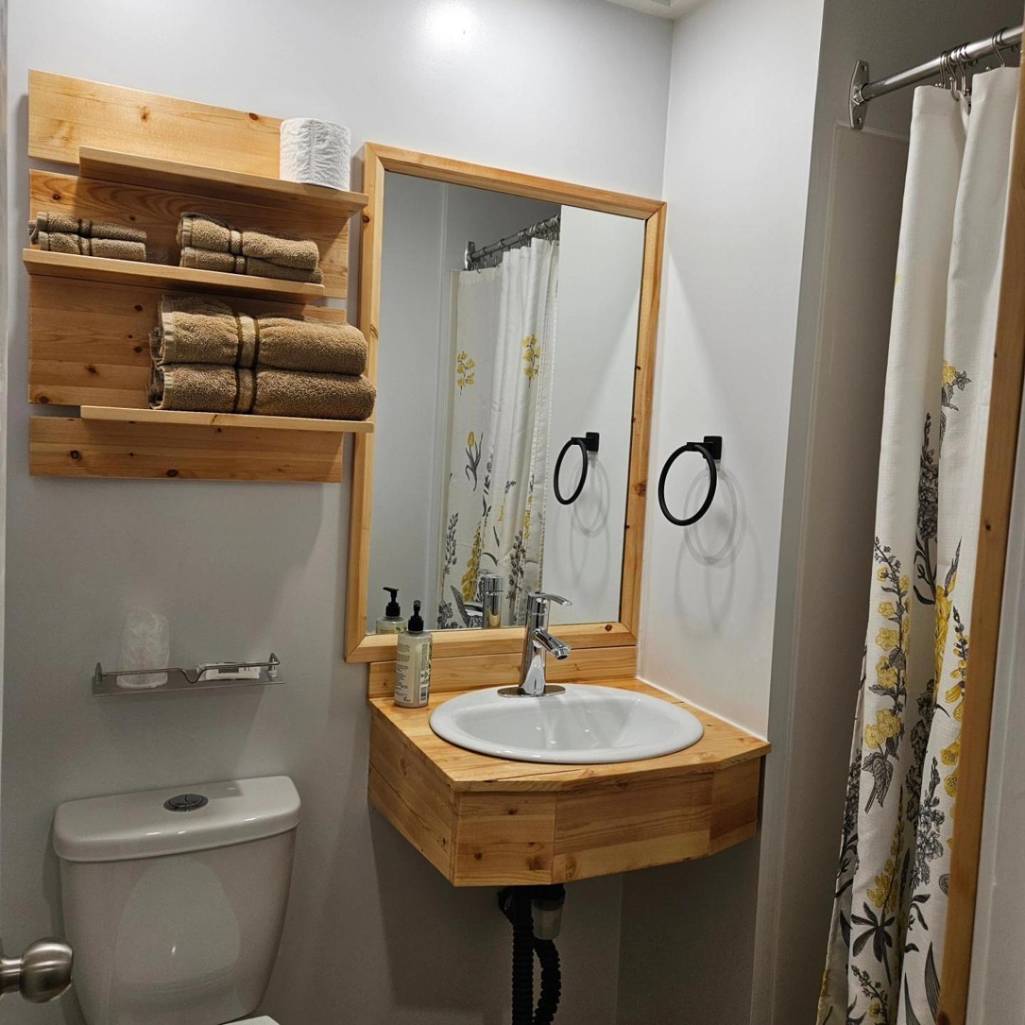 Quest Motel Whitewood Ngoại thất bức ảnh